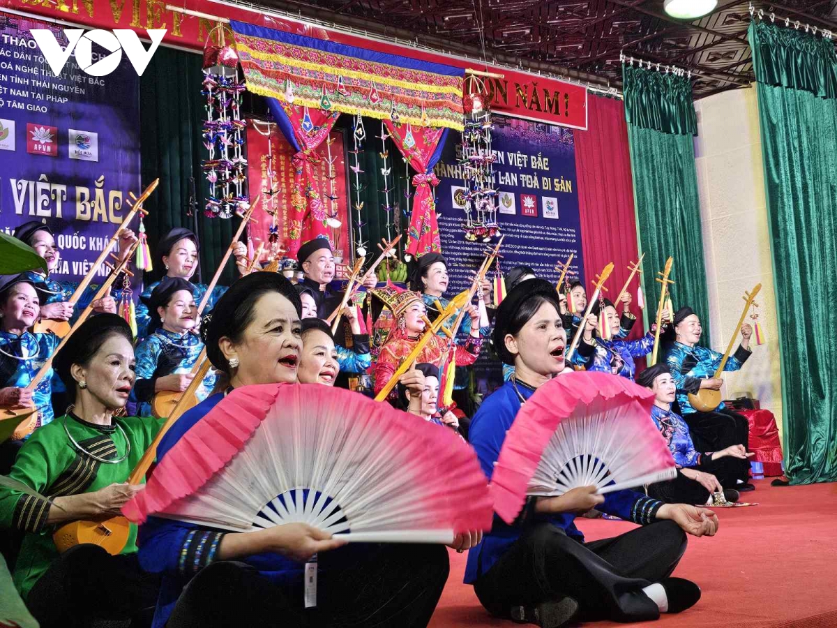 Tiếp lửa cho sắc Then Việt Bắc