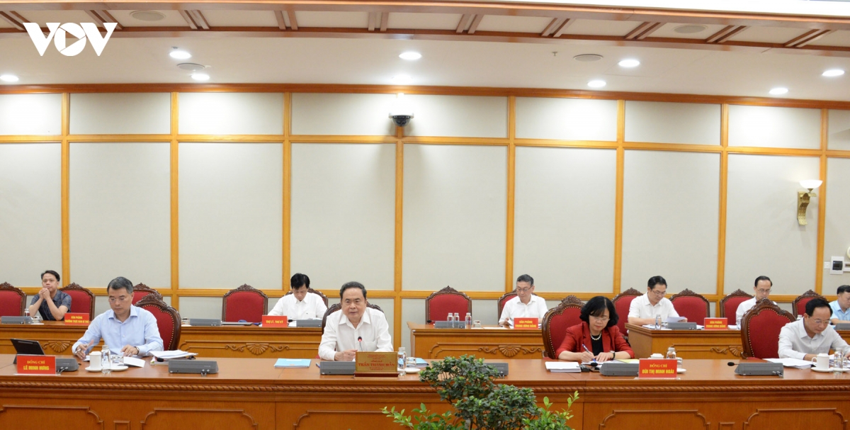 bo chinh tri lam viec voi cac tinh lai chau, ha tinh va tp can tho hinh anh 2
