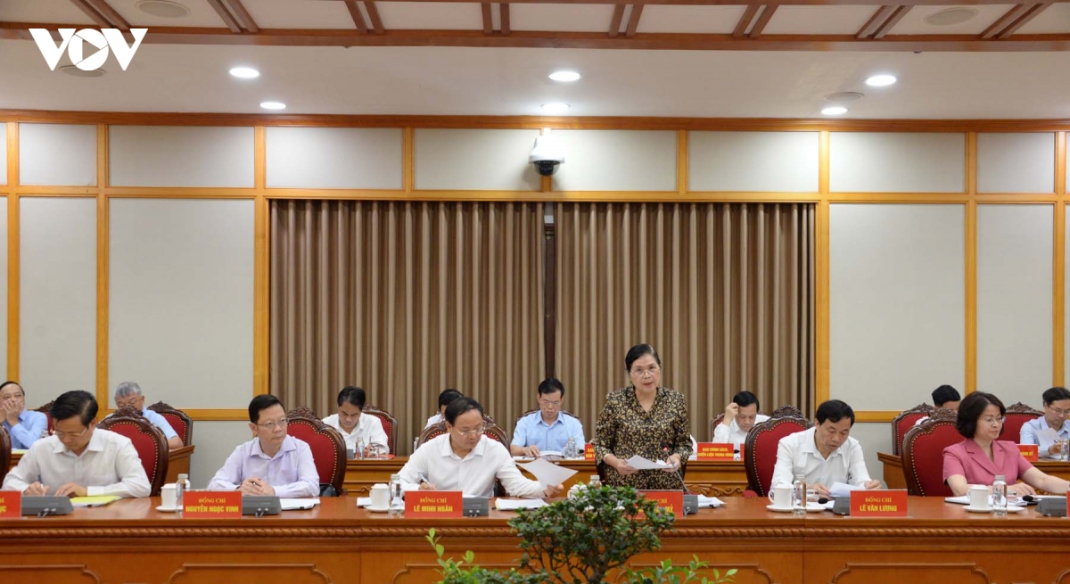 bo chinh tri lam viec voi cac tinh lai chau, ha tinh va tp can tho hinh anh 3