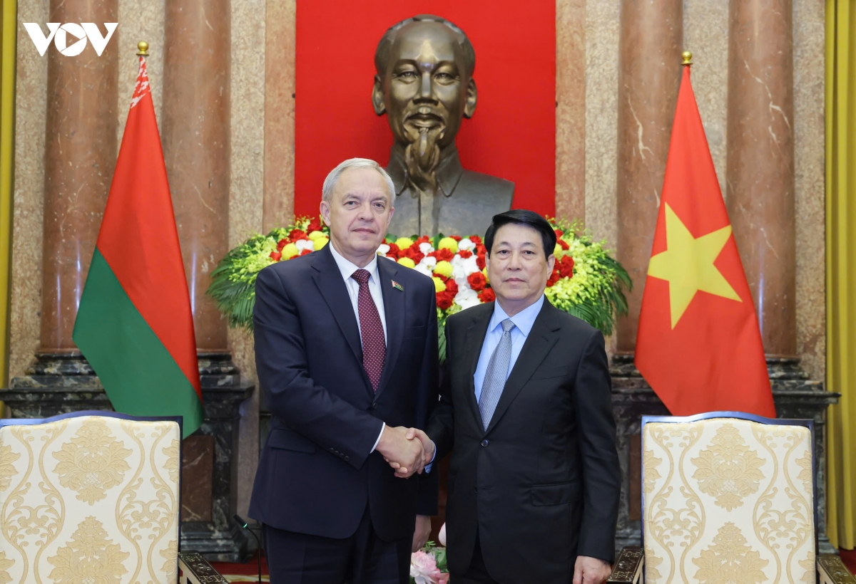 chu tich nuoc luong cuong tiep chu tich ha vien belarus igor sergeenko hinh anh 1