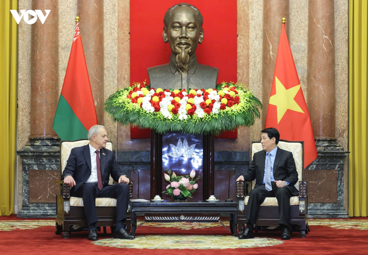 chu tich nuoc luong cuong tiep chu tich ha vien belarus igor sergeenko hinh anh 2