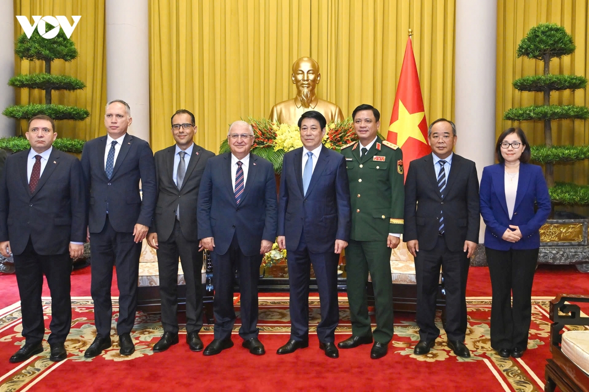 chu tich nuoc luong cuong tiep bo truong quoc phong tho nhi ky yasar guler hinh anh 3