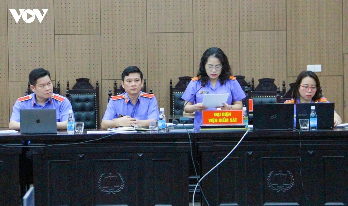 chu tich thuan an nguyen duy hung bi de nghi muc an 10-11 nam tu hinh anh 2