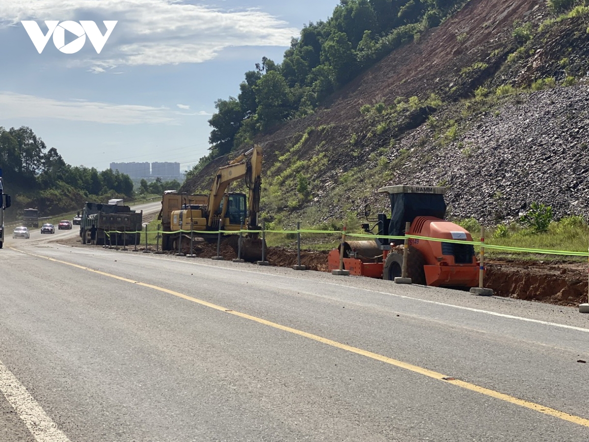Xuyên lễ trên công trường dự án trọng điểm qua miền Trung