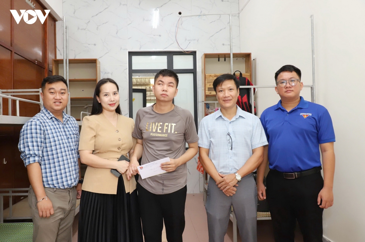 lan toa uoc mo chap canh cho tan sinh vien ngheo hinh anh 3