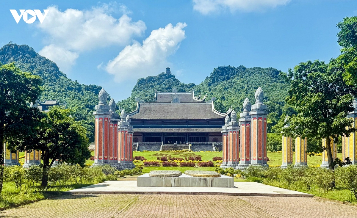 phat trien du lich ben vung tai quan the tam chuc, ninh binh hinh anh 2