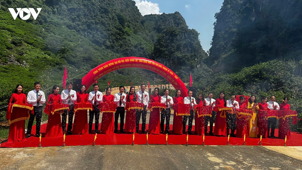 Dot pha phat trien ha tang giao thong nong thon lang son hinh anh 2