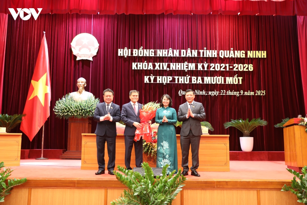 thu truong bo tai chinh bui van khang giu chuc chu tich tinh quang ninh hinh anh 2