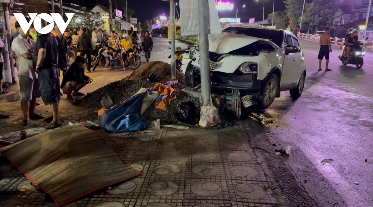 Một vụ tai nạn liên hoàn ở Đồng Tháp khiến 2 người thương vong