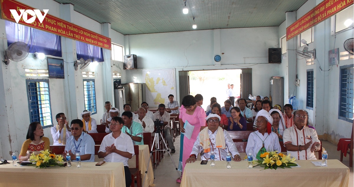 Doc dao nghe thuat hat ngam ariya cua nguoi cham hinh anh 4