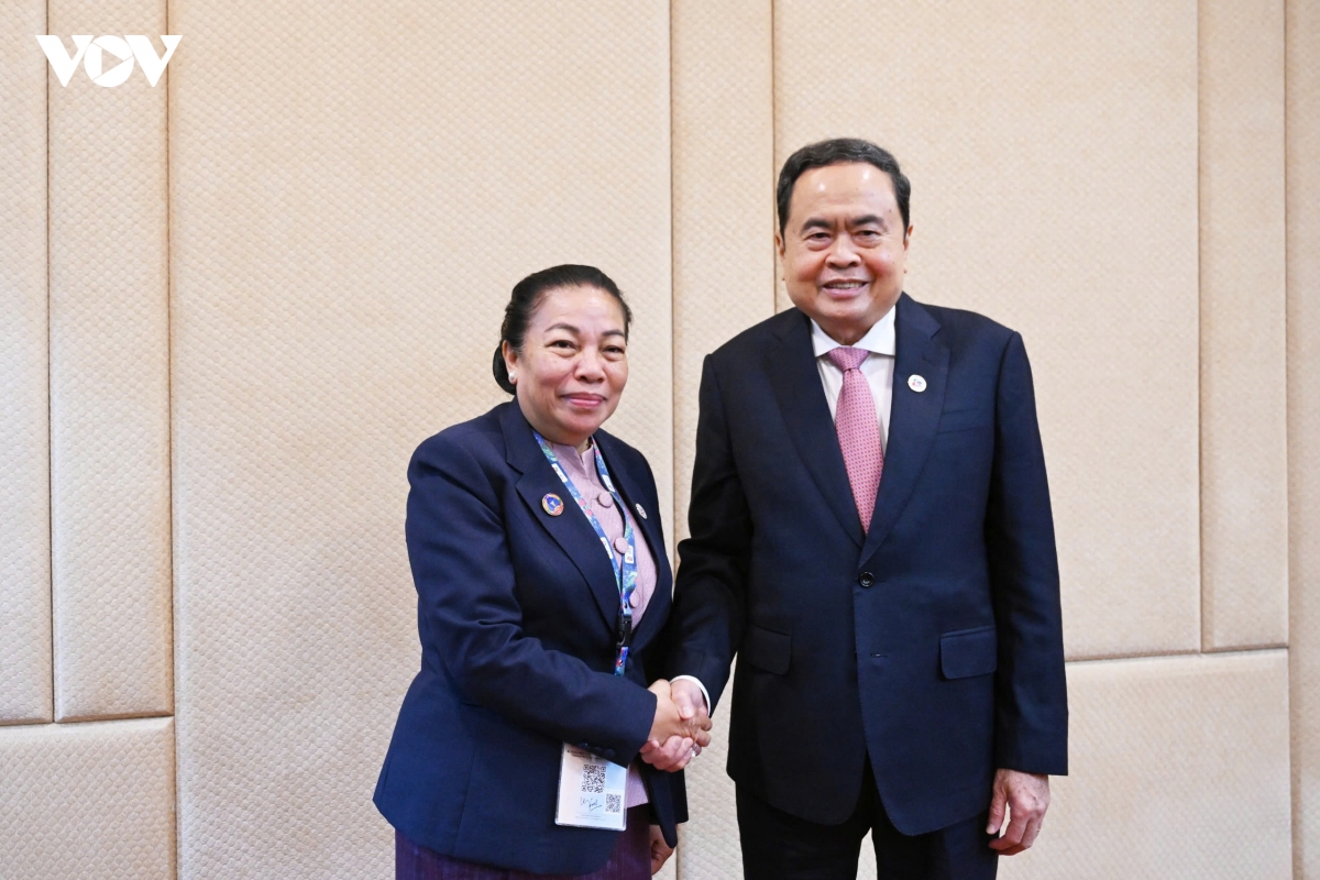 chu tich quoc hoi tran thanh man gap pho chu tich quoc hoi lao hinh anh 1
