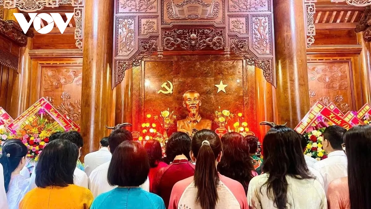 trang trọng lễ giỗ lần thứ 56 của chủ tịch hồ chí minh hình ảnh 2 trang trong le gio lan thu 56 cua chu tich ho chi minh hinh anh 2