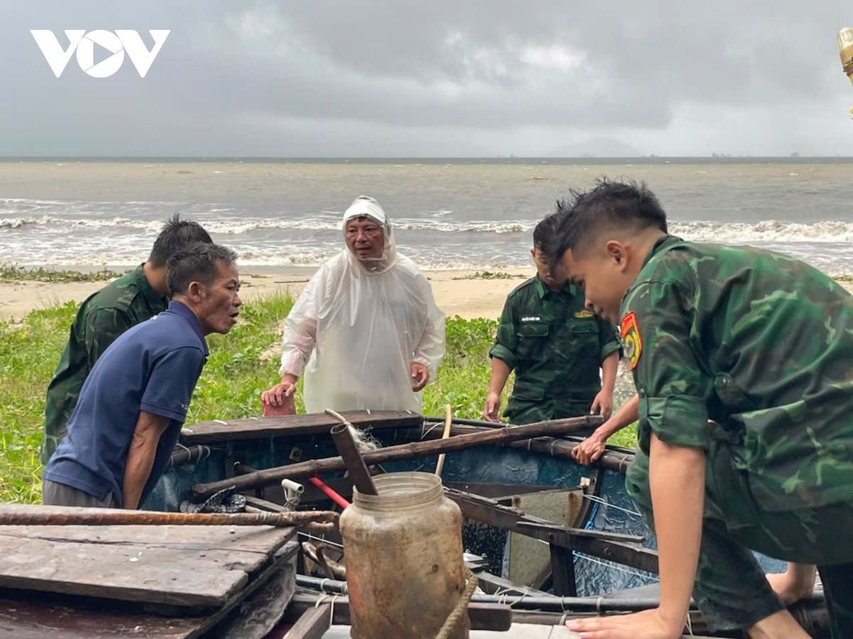 Ứng phó bão số 10: Đà Nẵng di dời dân vùng ngập lụt, sạt lở trước 19h tối 27/9