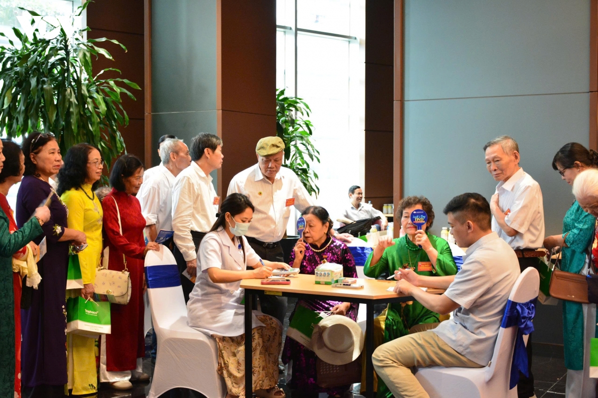 khoi dong chuong trinh mat sang cho nguoi cao tuoi giai doan 2025 - 2028 hinh anh 3
