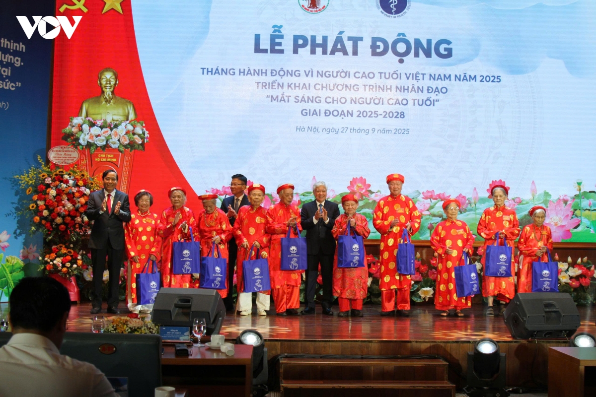 khoi dong chuong trinh mat sang cho nguoi cao tuoi giai doan 2025 - 2028 hinh anh 5