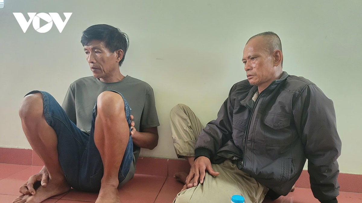 Ngư dân kể phút sinh tử giữa biển khi tàu bị chìm tại cửa Gianh, Quảng Trị