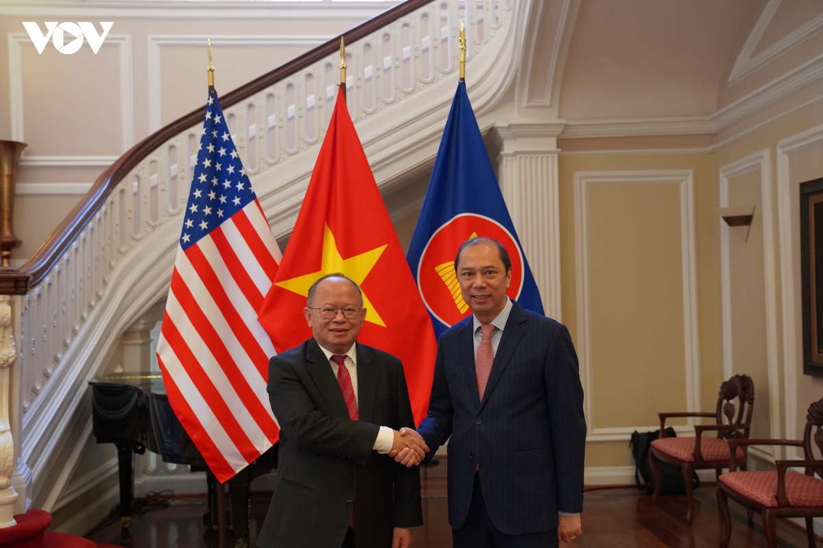 Dai su lao tham, chuc mung Dai su quan viet nam tai washington nhan dip quoc khanh 2 9 hinh anh 1