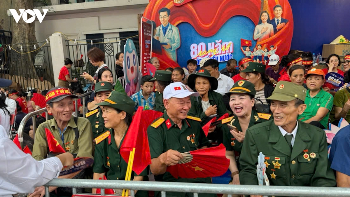 nguoi dan doi nang mua giu cho cho xem dieu binh 80 nam quoc khanh 2 9 hinh anh 7