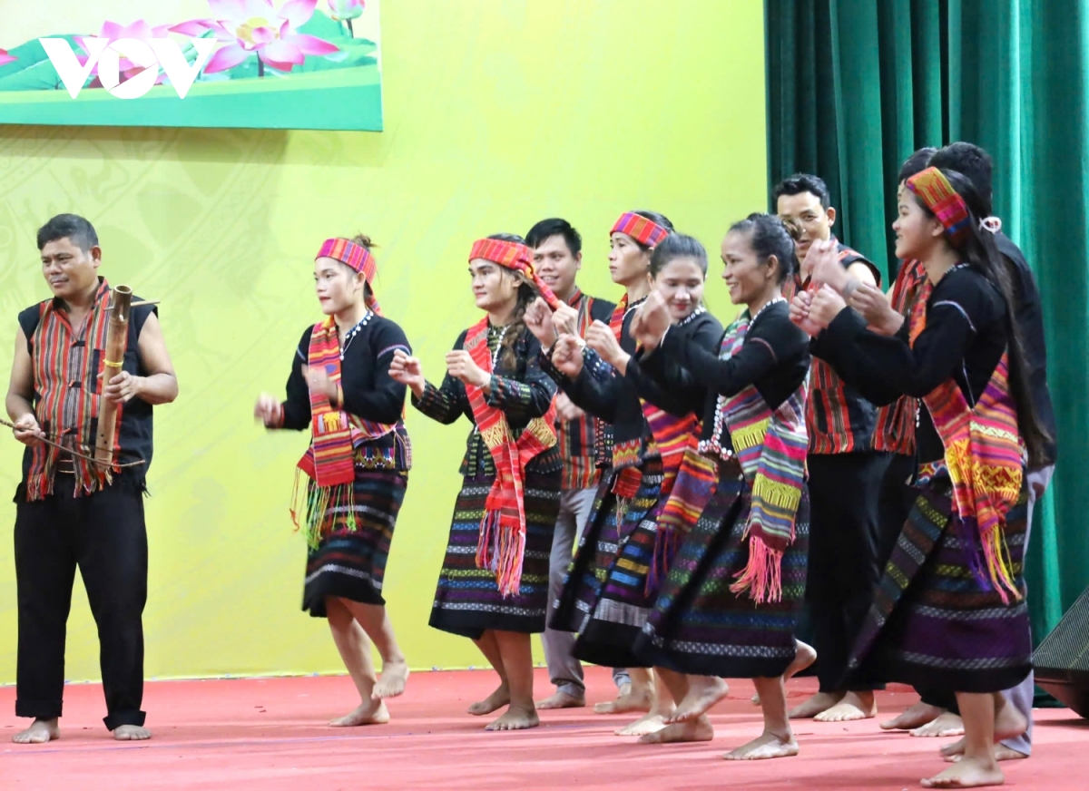អភិរក្សបេតិកភណ្ឌវប្បធម៌ Bru - Van Kieu ជិតរូបភាពអភិវឌ្ឍន៍ទេសចរណ៍សហគមន៍ ៣