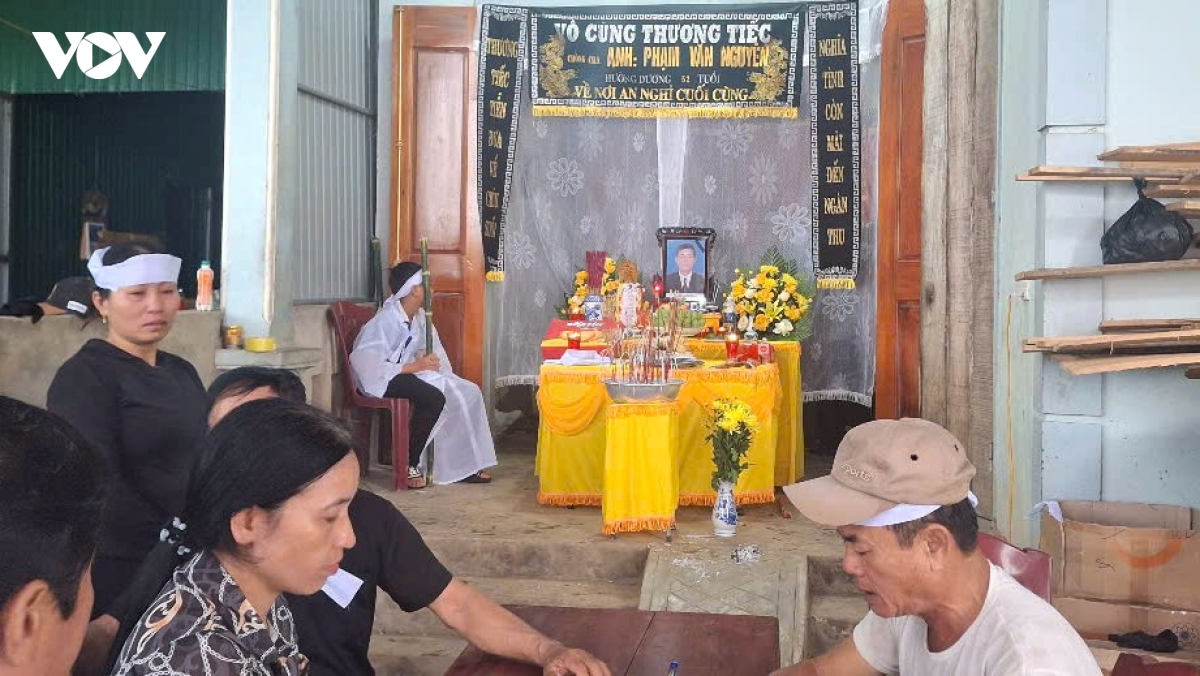 bi ong dot, nguoi dan ong tu vong tren duong di cap cuu hinh anh 2