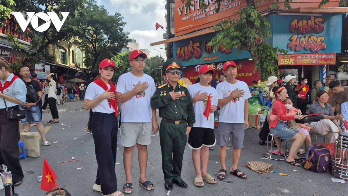 Tinh thần yêu nước lan tỏa từ Quảng trường Ba Đình