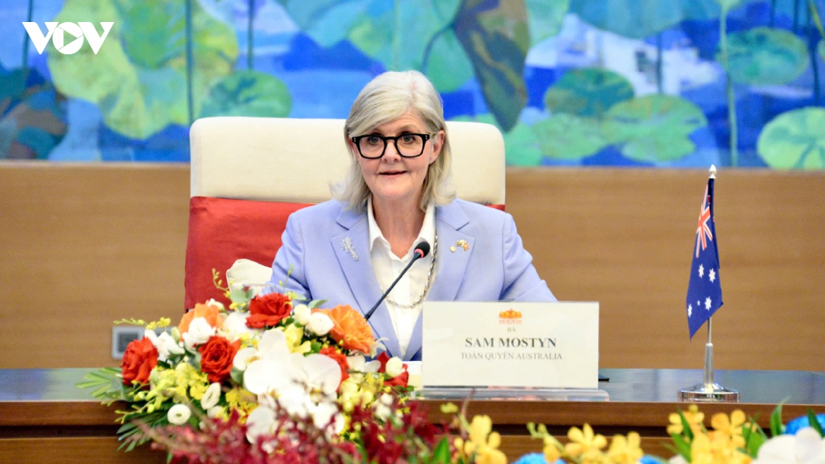 chu tich quoc hoi tran thanh man hoi kien toan quyen australia sam mostyn hinh anh 2