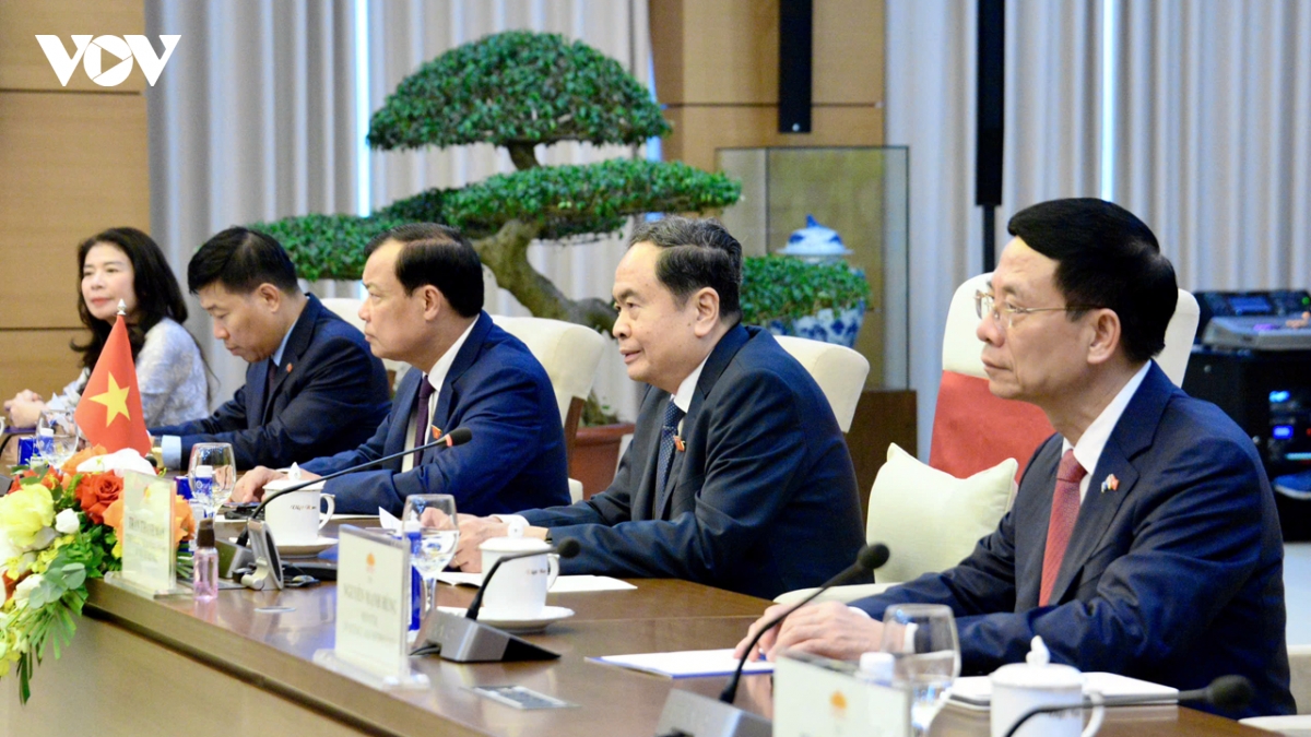 chu tich quoc hoi tran thanh man hoi kien toan quyen australia sam mostyn hinh anh 3