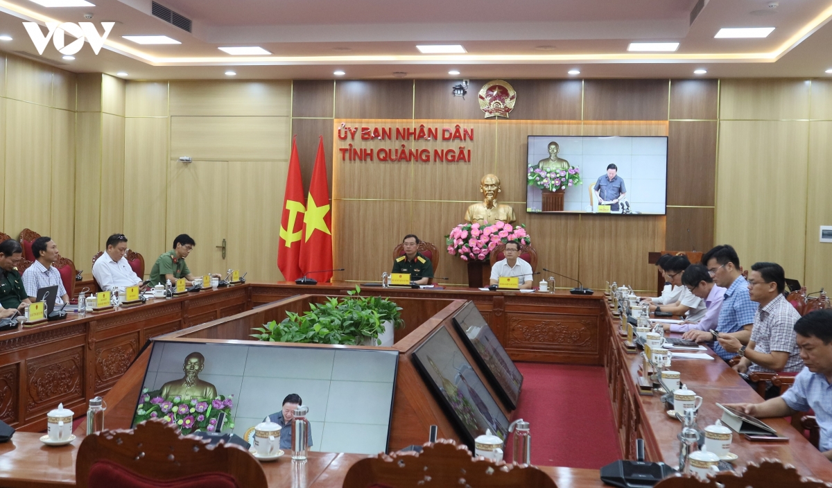 quang ngai cam tau thuyen ra bien hoat dong tu 17 gio hom nay hinh anh 1