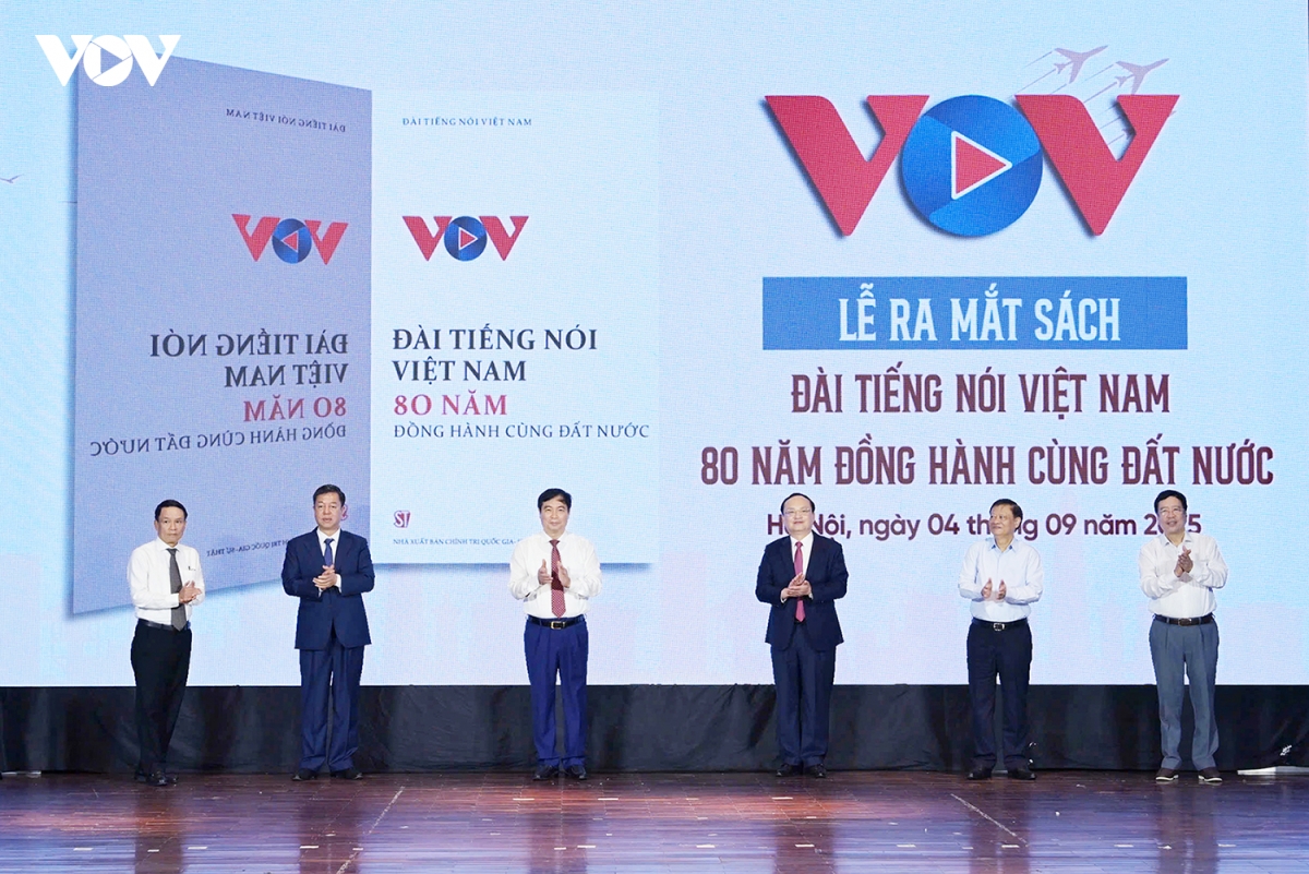  Dai tieng noi viet nam - 80 nam dong hanh cung dat nuoc hoi uc va khat vong hinh anh 2