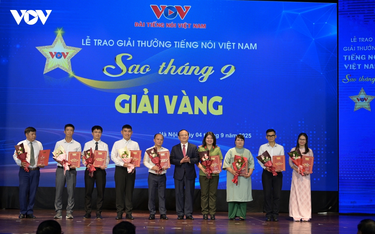 toan canh le trao giai tieng noi viet nam sao thang 9 nam 2025 hinh anh 1