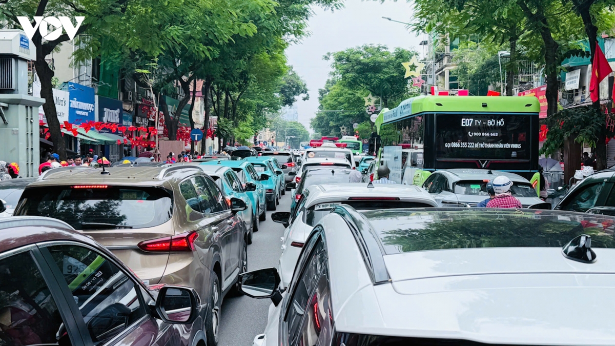 nguoi dan doi nang mua giu cho cho xem dieu binh 80 nam quoc khanh 2 9 hinh anh 12