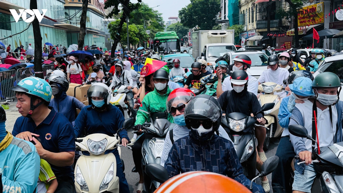 nguoi dan doi nang mua giu cho cho xem dieu binh 80 nam quoc khanh 2 9 hinh anh 11