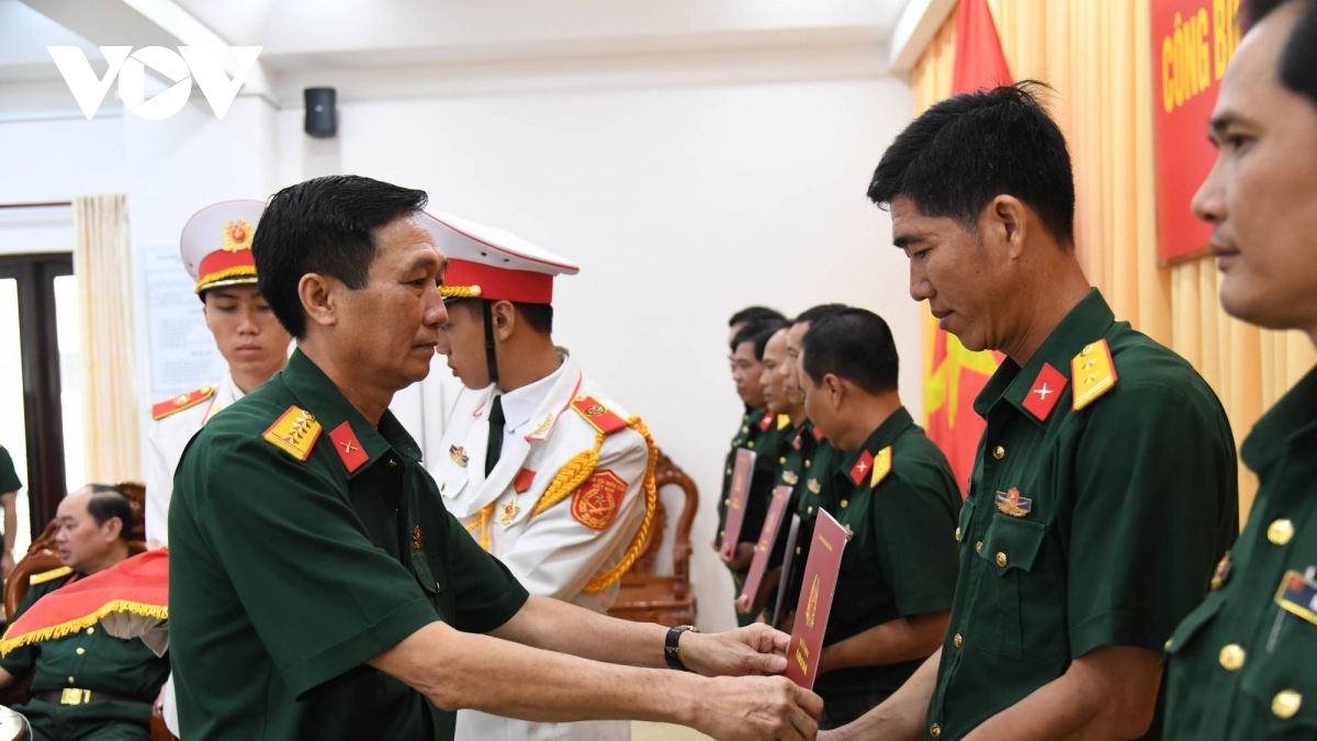 An Giang công bố quyết định thăng quân hàm cho cán bộ quân sự dịp Quốc khánh 2/9