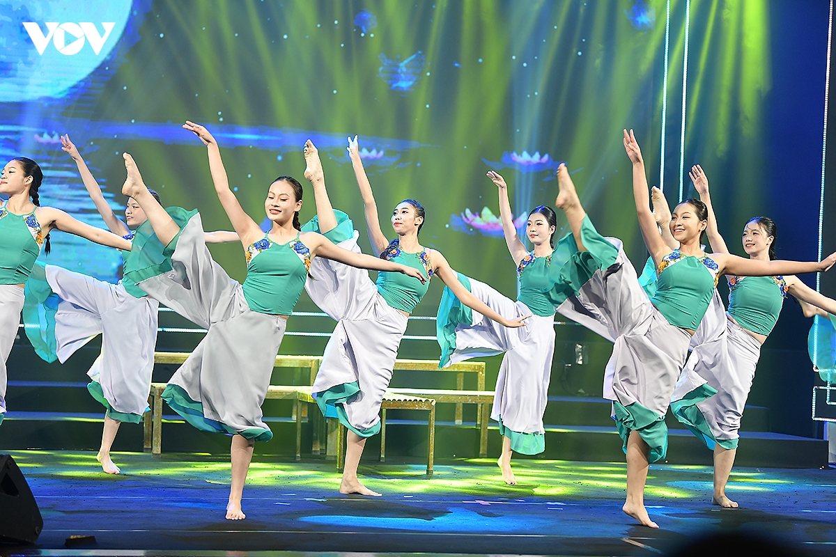 man nhan chuong trinh nghe thuat tet trung thu viet nam trung quoc 2025 hinh anh 6