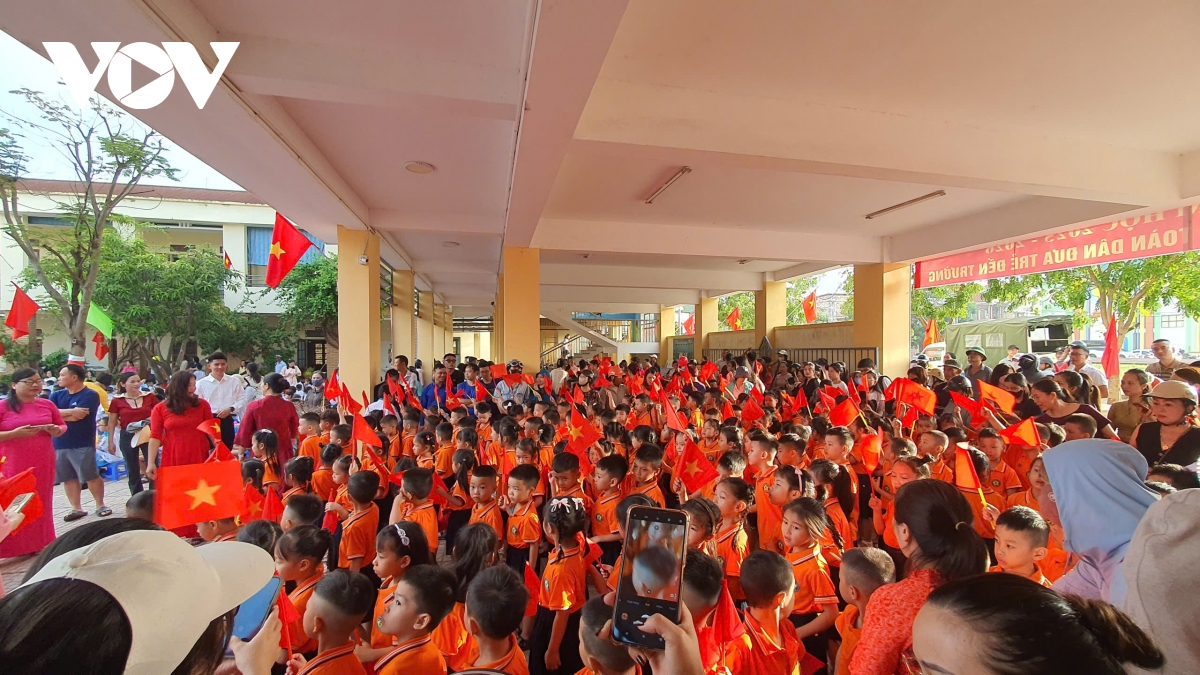 Trường học vùng lũ Nghệ An vượt khó bước vào năm học mới