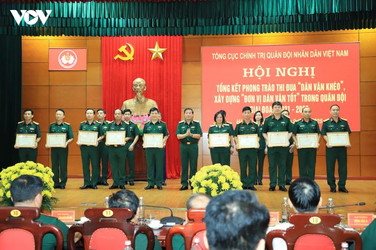 tong ket phong trao thi dua dan van kheo , xay dung Don vi dan van tot trong quan doi hinh anh 2