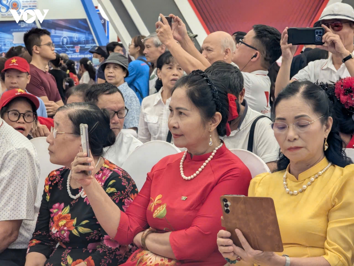 Dai tieng noi viet nam cong chung luon la dong luc de Dai doi moi hinh anh 4