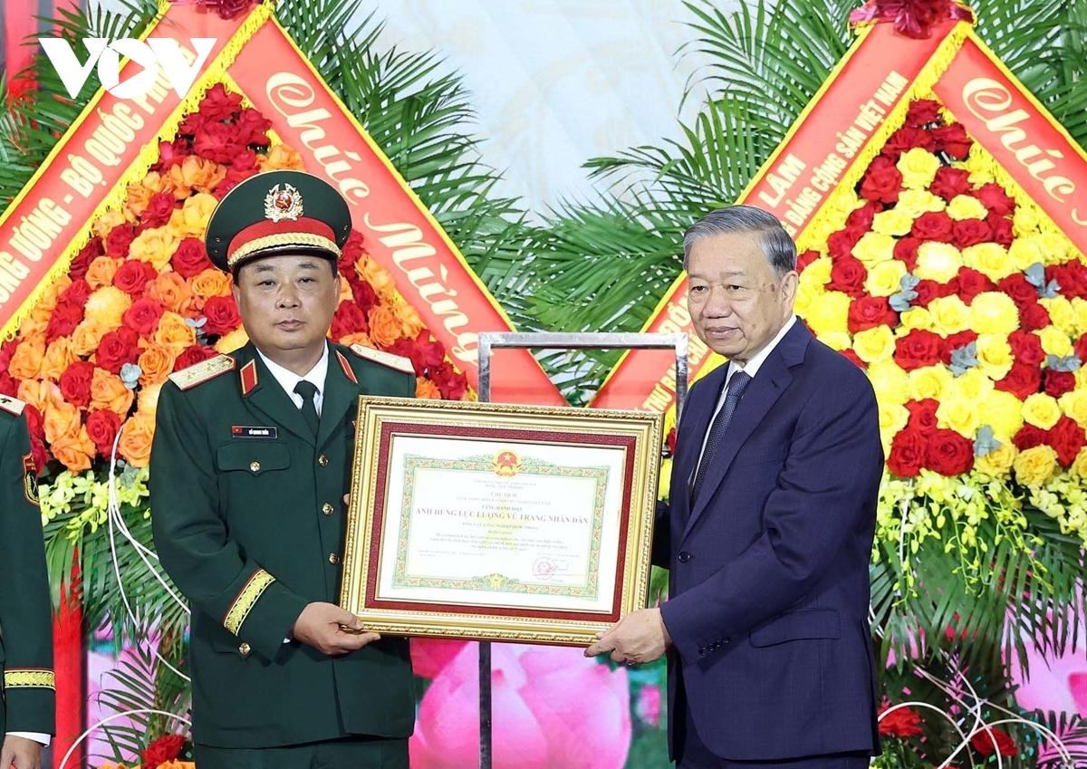 Tổng Bí thư trao danh hiệu Anh hùng LLVTND cho Tổng cục Công nghiệp quốc phòng