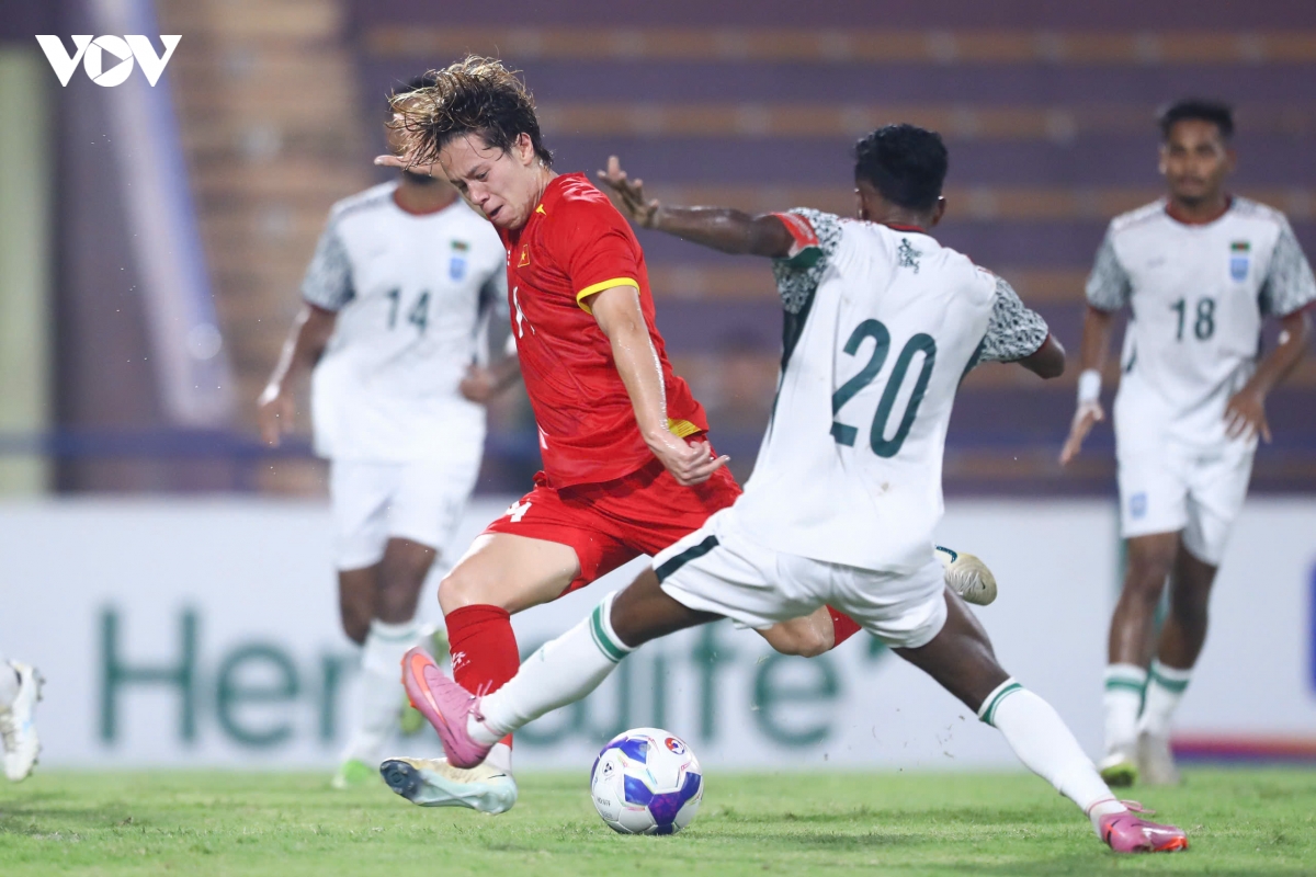 toan canh u23 viet nam 2-0 u23 bangladesh Dau xuoi, mong duoi lot hinh anh 9