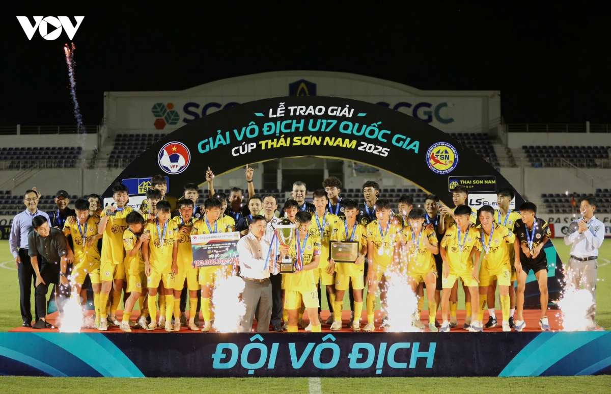 u17 ha noi vo dich u17 quoc gia 2025 cho don lua duy manh, quang hai, van hau moi hinh anh 1