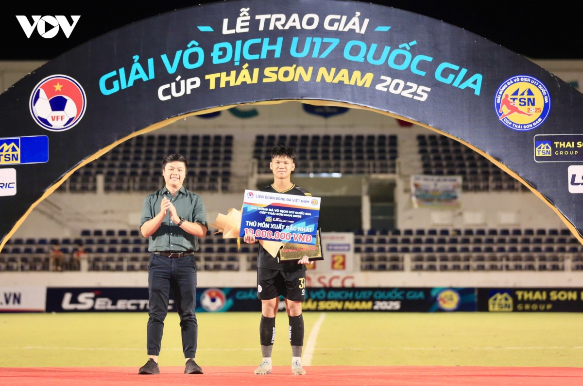 u17 ha noi vo dich u17 quoc gia 2025 cho don lua duy manh, quang hai, van hau moi hinh anh 6