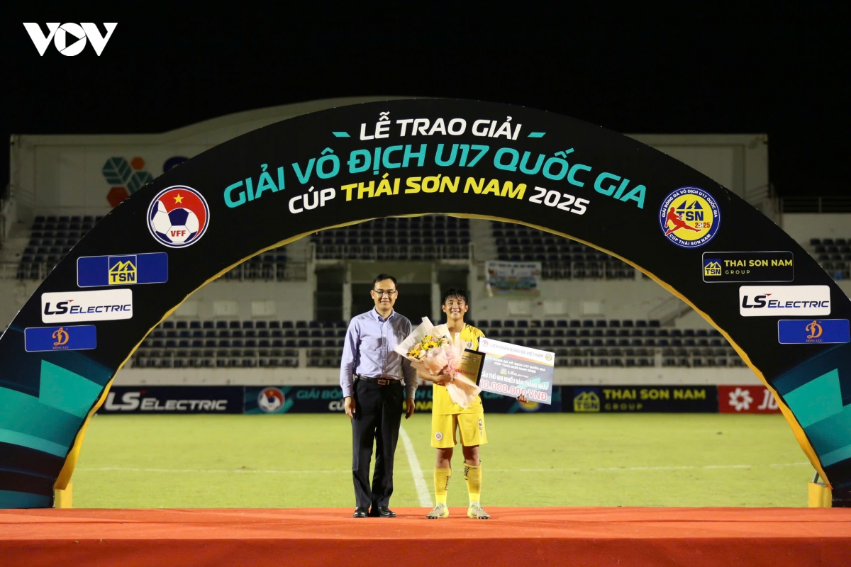 u17 ha noi vo dich u17 quoc gia 2025 cho don lua duy manh, quang hai, van hau moi hinh anh 5