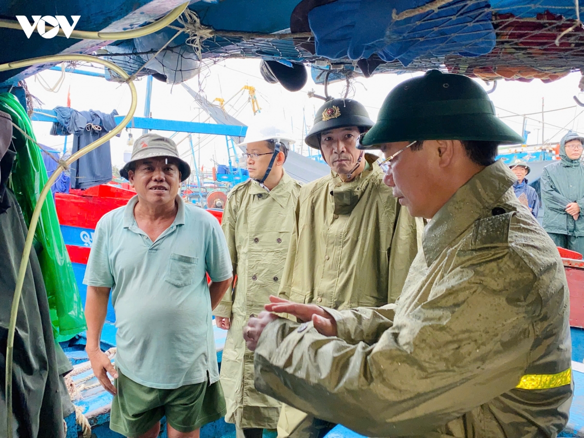 quang ngai siet chat an toan tau thuyen, khong de ngu dan o lai duoi tau hinh anh 6