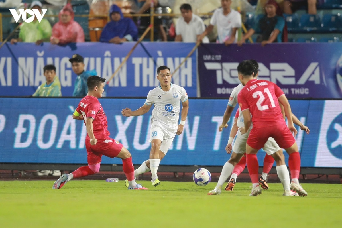 ket qua bong da v-league toi 28-9 nam Dinh thua tam phuc khau phuc truoc cahn hinh anh 9
