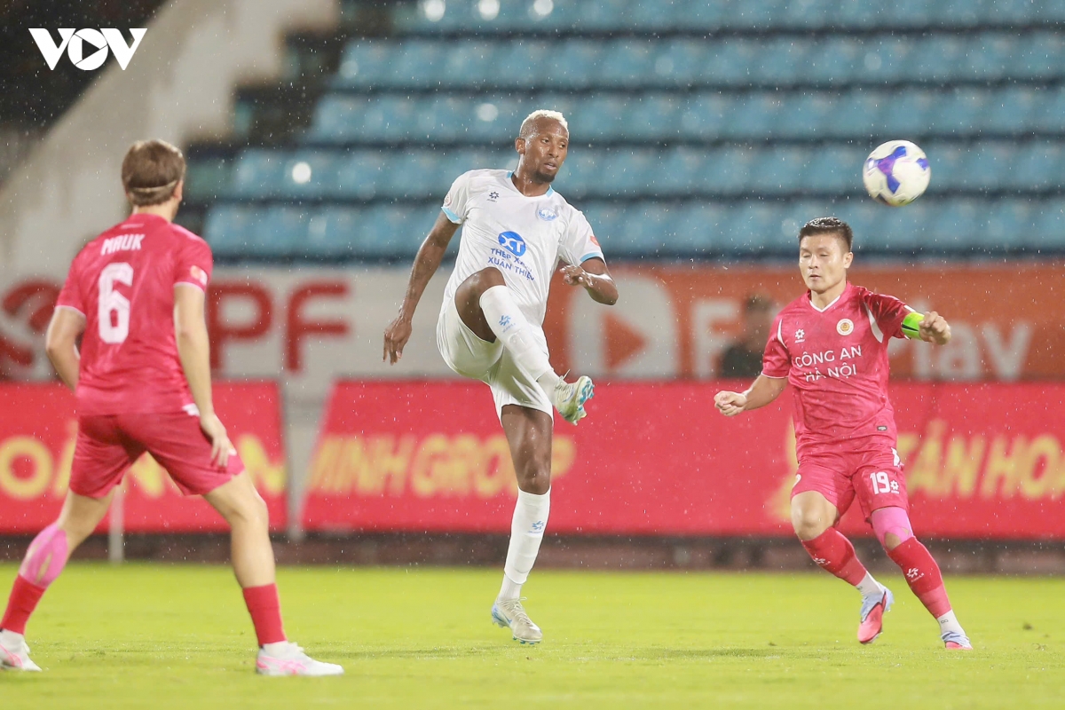 ket qua bong da v-league toi 28-9 nam Dinh thua tam phuc khau phuc truoc cahn hinh anh 2