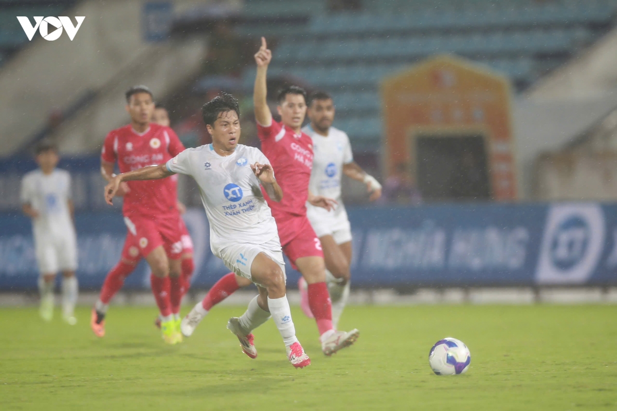 ket qua bong da v-league toi 28-9 nam Dinh thua tam phuc khau phuc truoc cahn hinh anh 10
