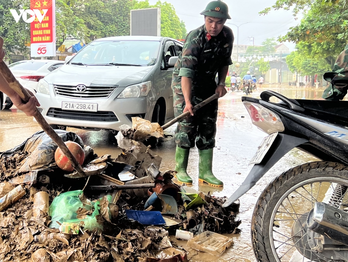 lao cai don dep pho phuong sau lu hinh anh 10
