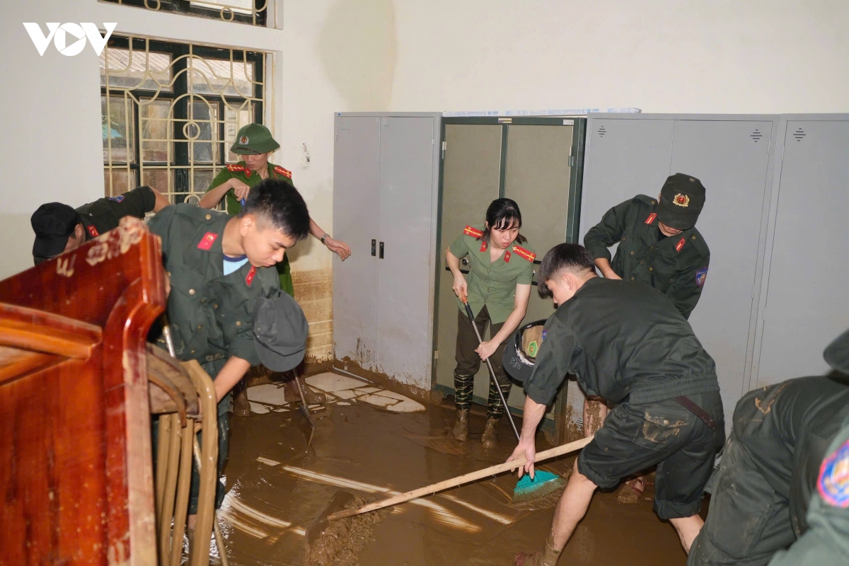 lao cai don dep pho phuong sau lu hinh anh 12