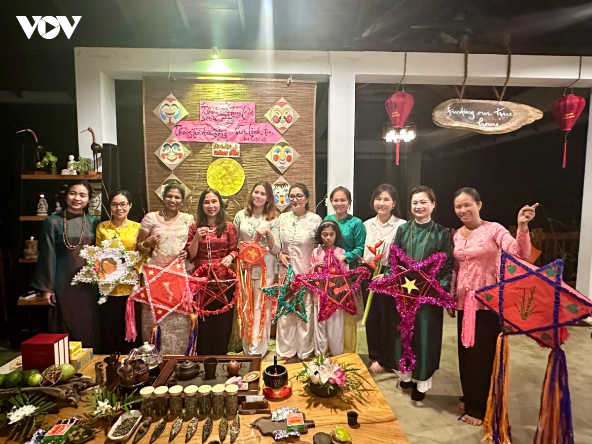 ron rang sac mau tet trung thu viet tai sri lanka hinh anh 8