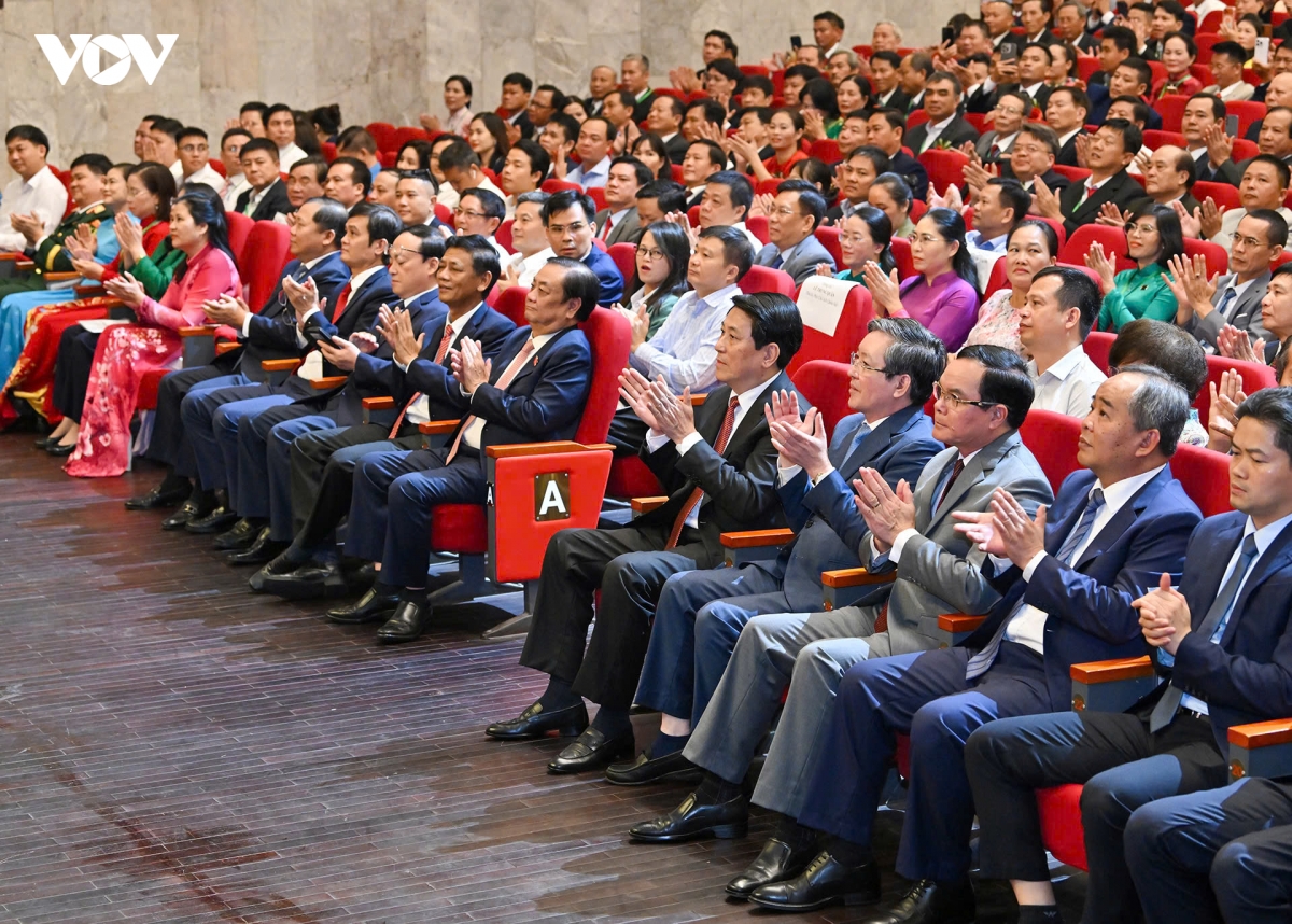 chu tich nuoc luong cuong du chuong trinh tu hao nong dan viet nam nam 2025 hinh anh 1